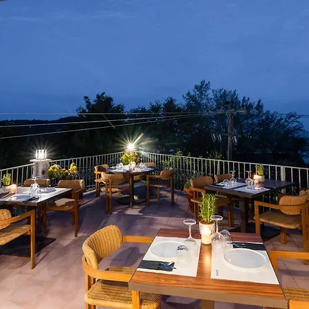 Petra Nera Skiathos, Philian & 4*