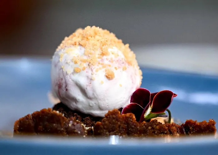 Petra Nera Skiathos, Philian & מלון דירות