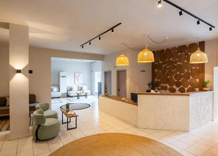 Aparthotel Petra Nera Skiathos, Philian & Skiathos Town