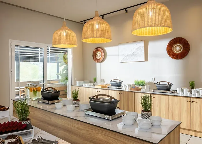 Petra Nera Skiathos, Philian & מלון דירות