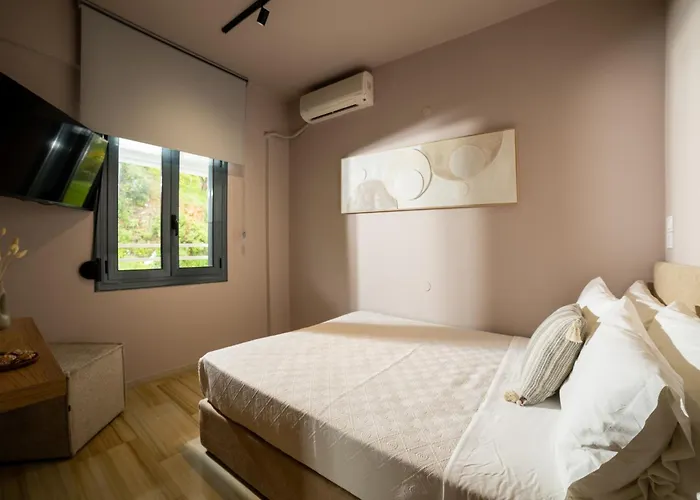 Petra Nera Skiathos, Philian & Aparthotel Skiathos Town