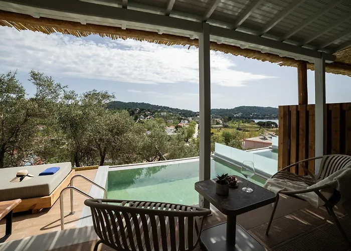 Petra Nera Skiathos, Philian & Aparthotel