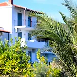 アパートホテル Petra Nera Skiathos, Philian & スキアトスタウン
