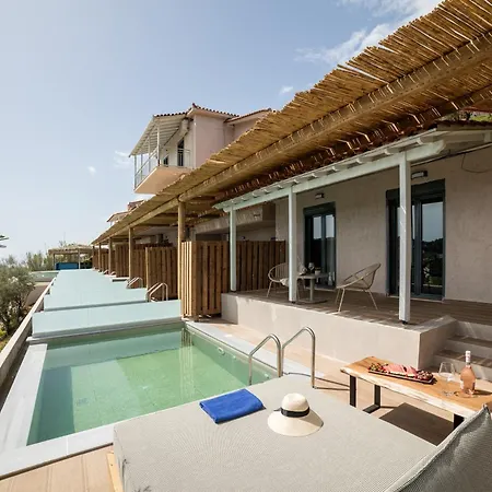 Petra Nera Skiathos, Philian & מלון דירות 4*