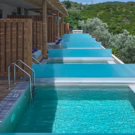 Petra Nera Skiathos, Philian &