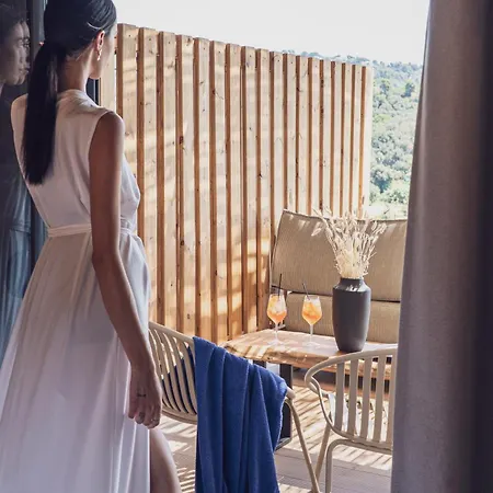 Petra Nera Skiathos, Philian & 4* 斯基亚索斯镇