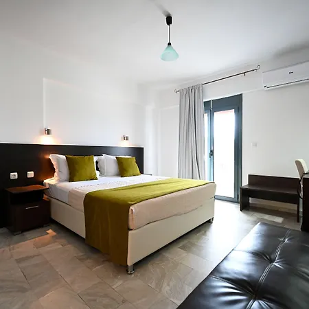 Petra Nera Skiathos, Philian &