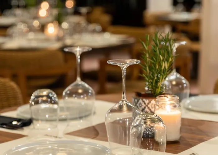 Petra Nera Skiathos, Philian & Apart Otel İskados