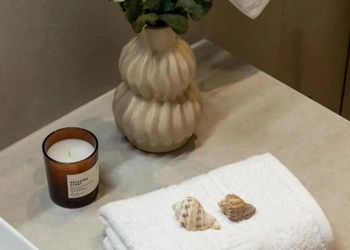 Petra Nera Skiathos, Philian & 4* İskados