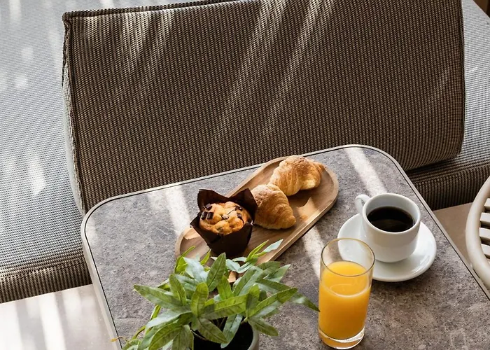 Petra Nera Skiathos, Philian & Apart Otel İskados