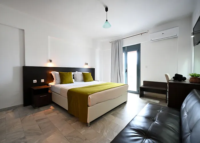 Petra Nera Skiathos, Philian &