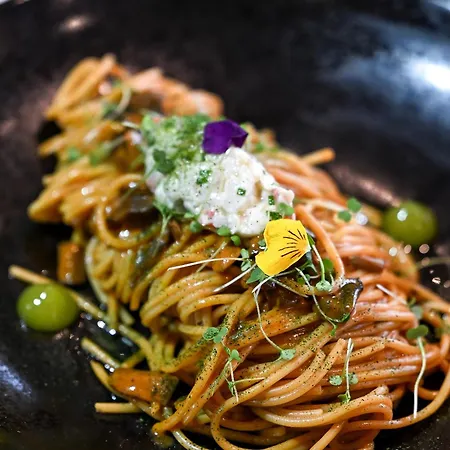 Petra Nera Skiathos, Philian &