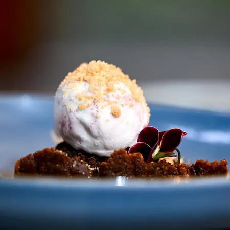 Petra Nera Skiathos, Philian & Aparthotel