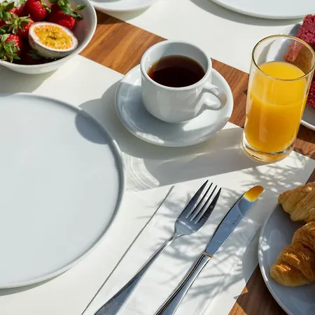 Aparthotel Petra Nera Skiathos, Philian & Skiathos Town