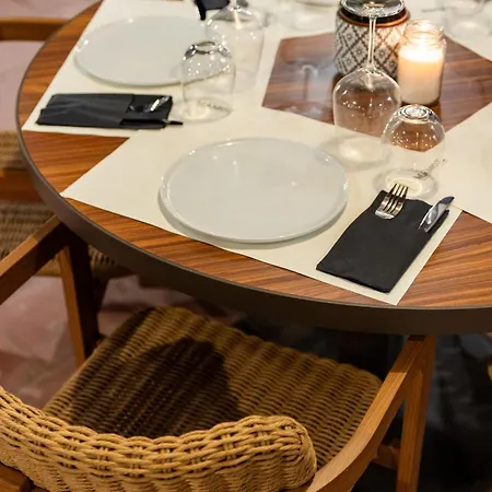 Petra Nera Skiathos, Philian & Апарт-отель