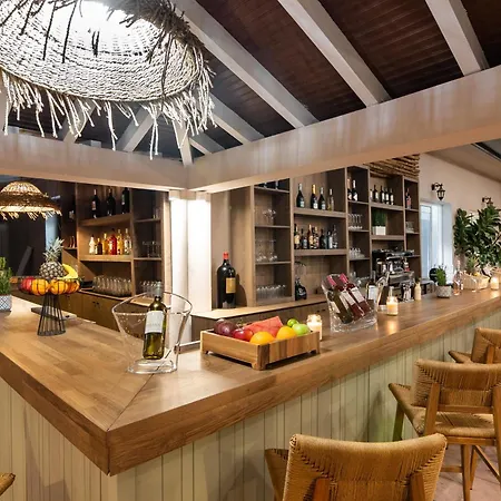 Petra Nera Skiathos, Philian & 4* Скиатос