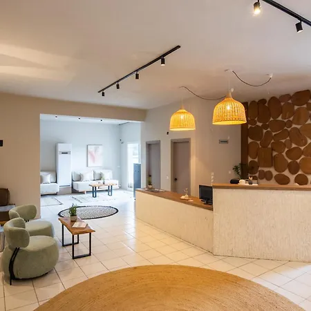 Aparthotel Petra Nera Skiathos, Philian & Skiathos Town