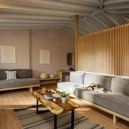 Petra Nera Skiathos, Philian & Скиатос