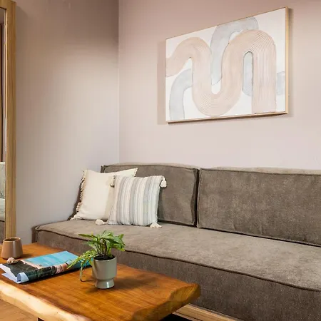 Aparthotel Petra Nera Skiathos, Philian & Skiathos Town
