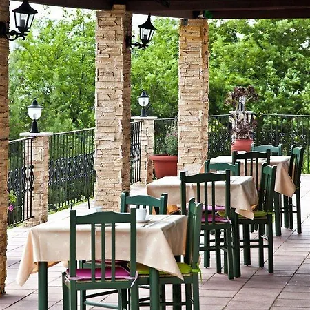 Petra Nera Skiathos, Philian & Aparthotel