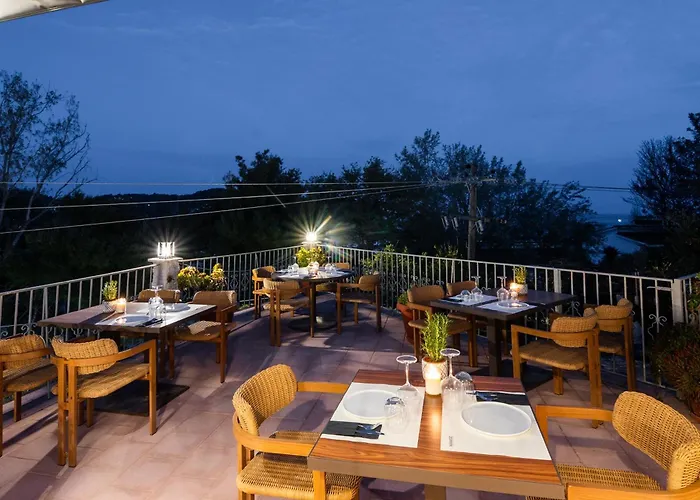 Petra Nera Skiathos, Philian & 4*
