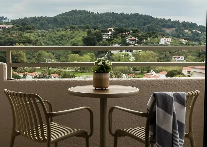 Petra Nera Skiathos, Philian &