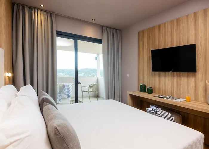 Petra Nera Skiathos, Philian & 4* Skiatos