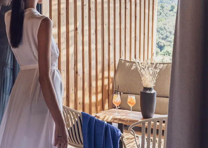 Petra Nera Skiathos, Philian & 4* Skiatos