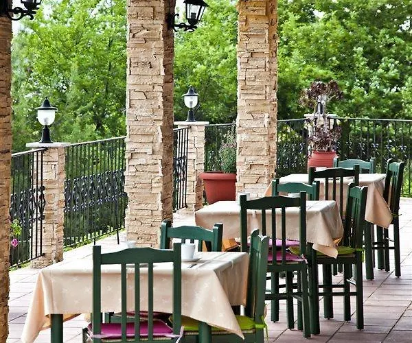 Petra Nera Skiathos, Philian & Hotel apartamentowy